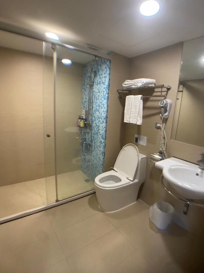 Bonjour Hotel Taichung Exterior photo